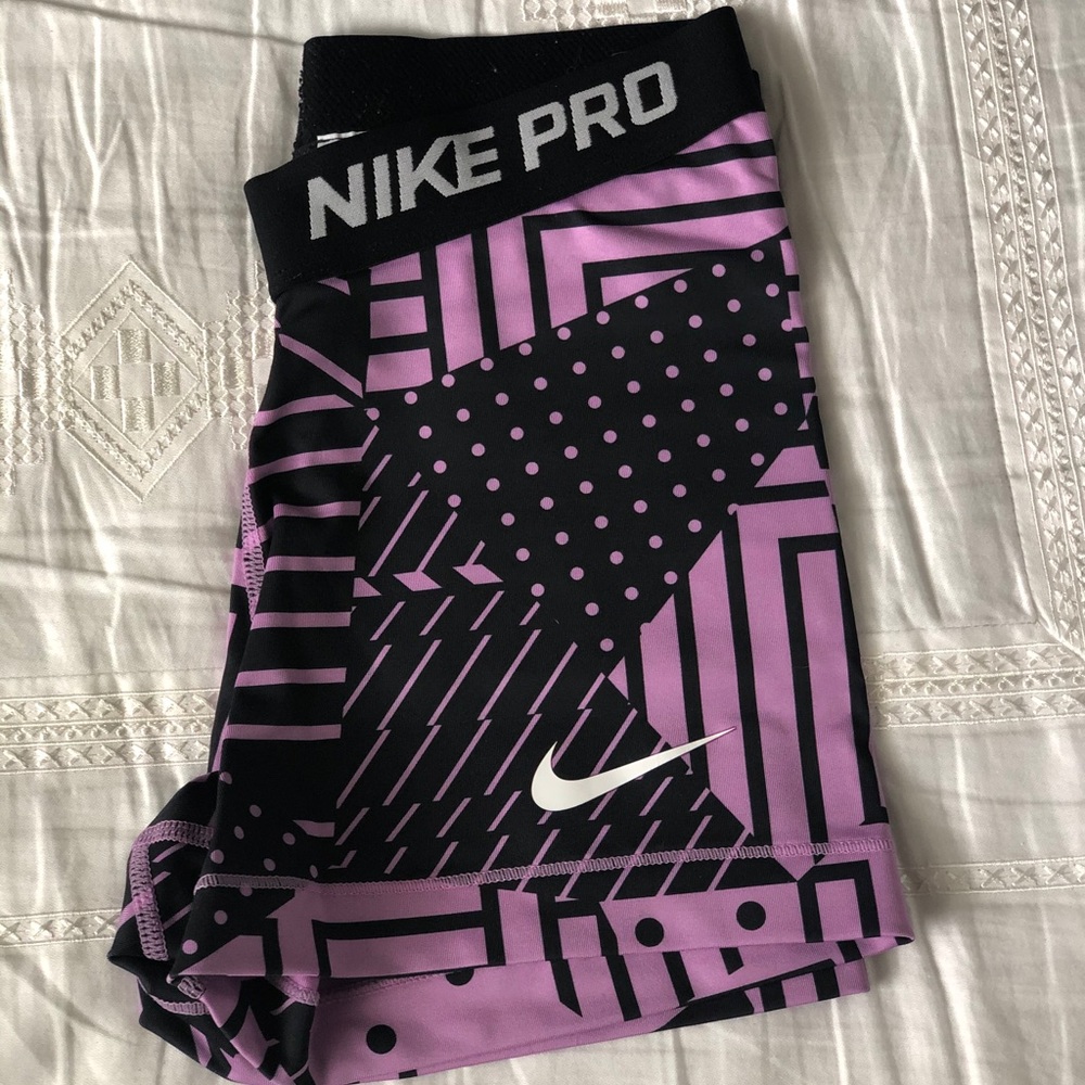 Women’s Nike Pro Shorts XS